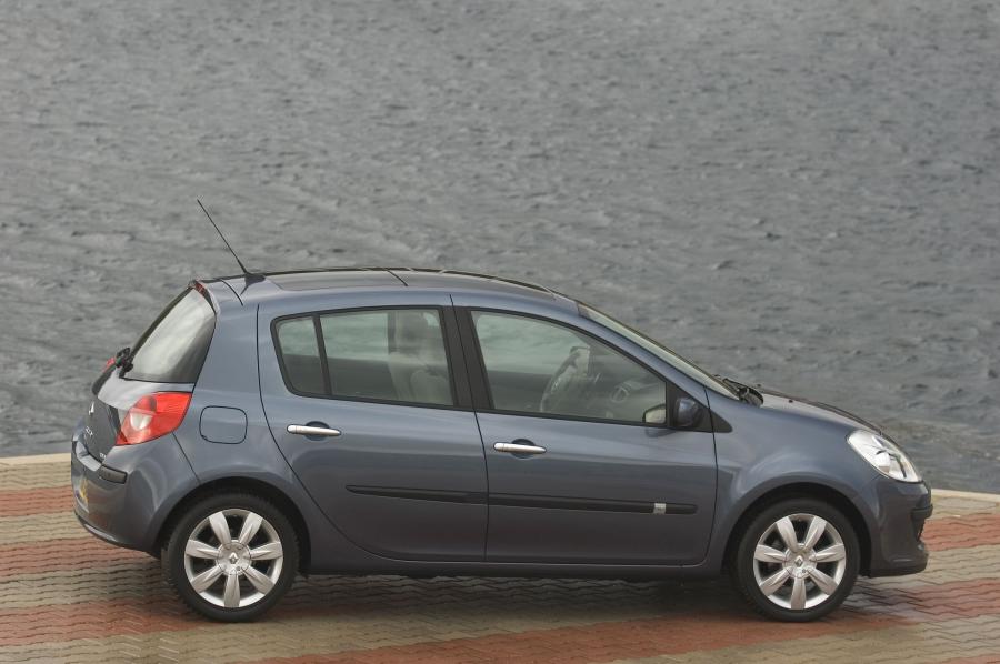  Renault Clio 2006 года  (фото 78 из 97)